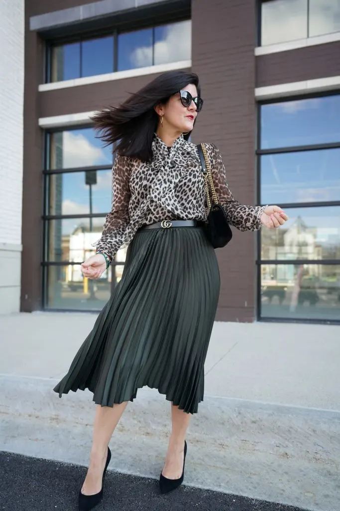 HM Pleated Skirt 1 1 of 1 min