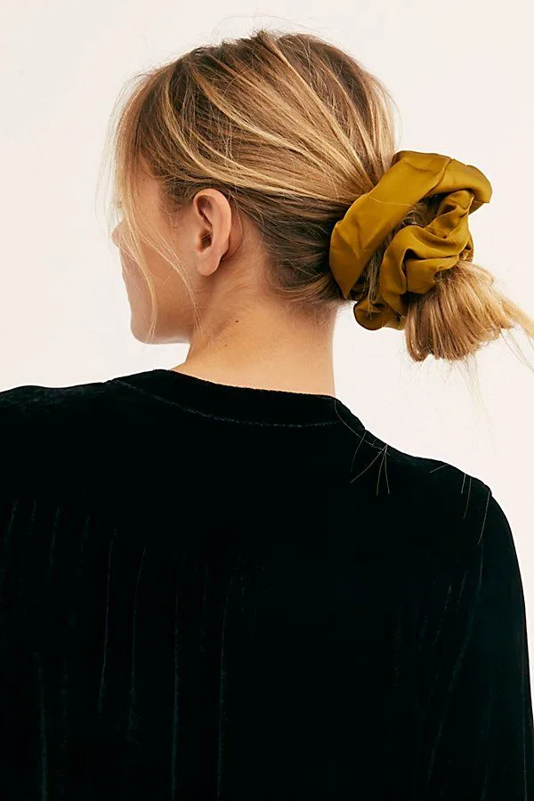 hair scrunchie hairstyles