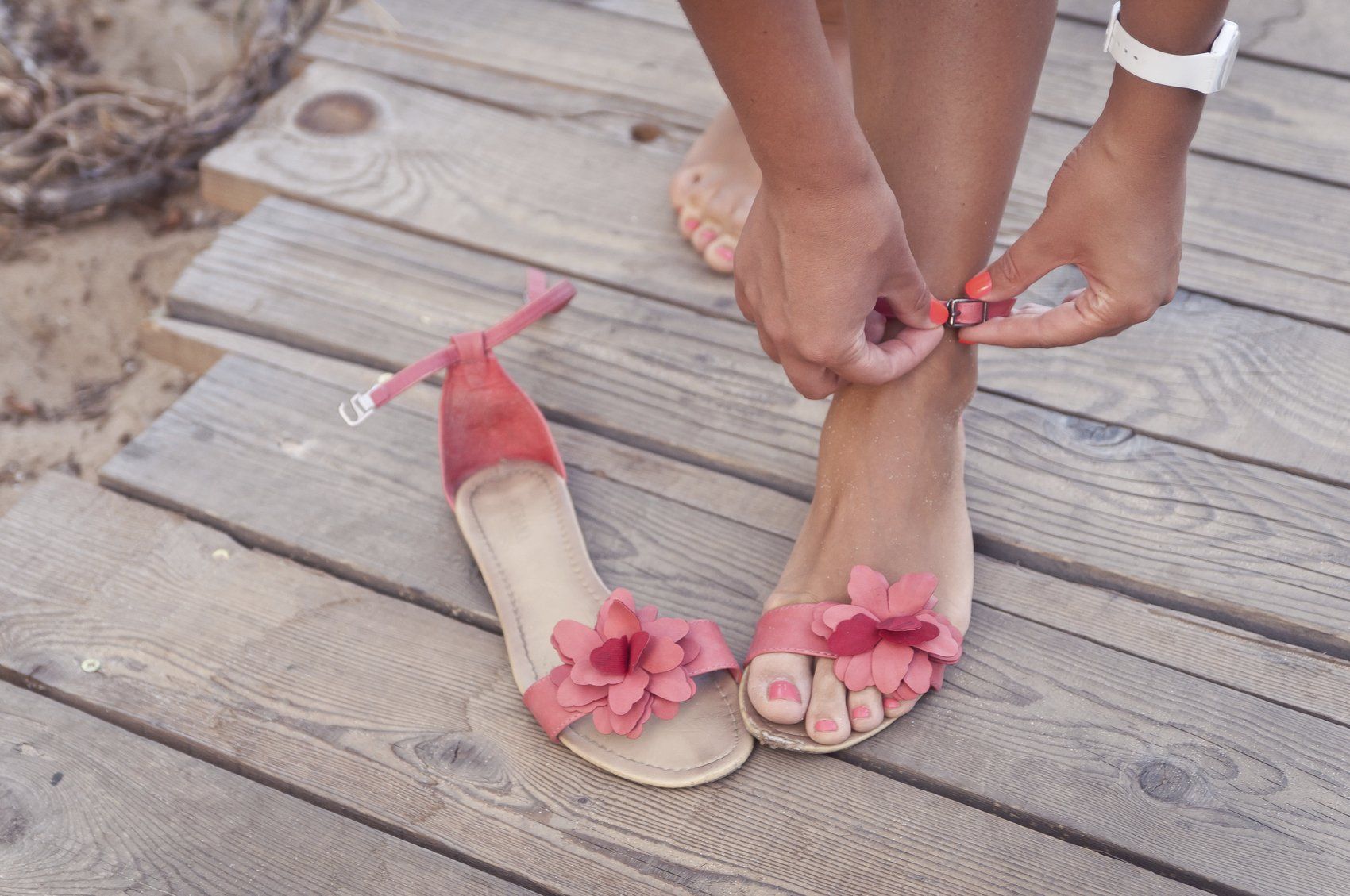 Donddi Sandals Outfits for Summer – the Best Place to Get Them