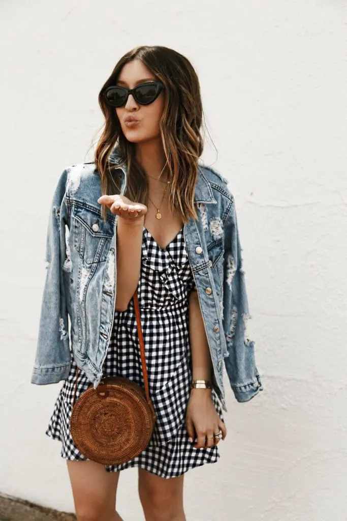 how to wear an oversized jean jacket in summer