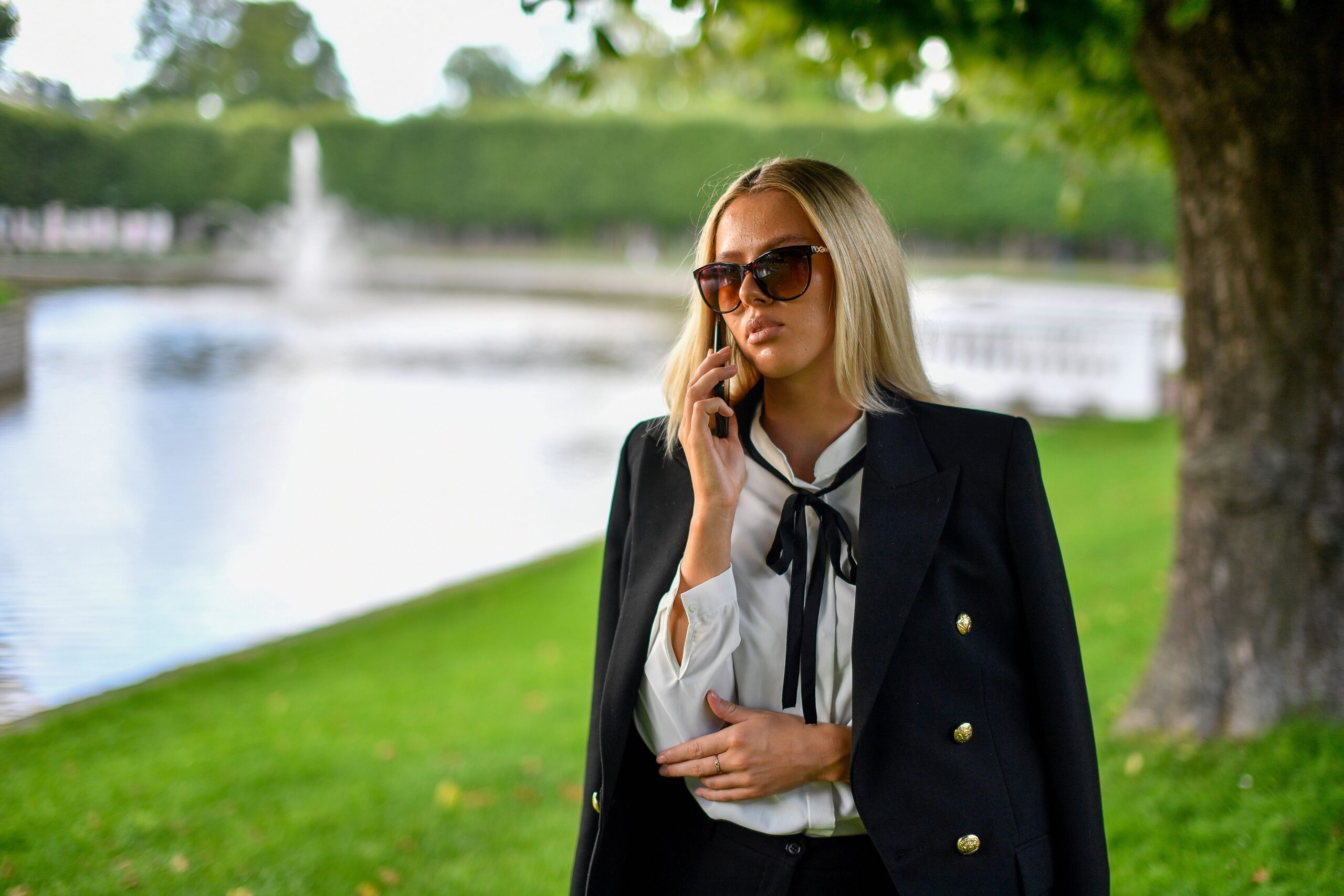 How to Wear a Blazer With a Collared Shirt + Chic Outfit Ideas