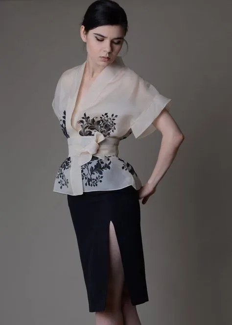 how to dress an hourglass figure with a big tummy
