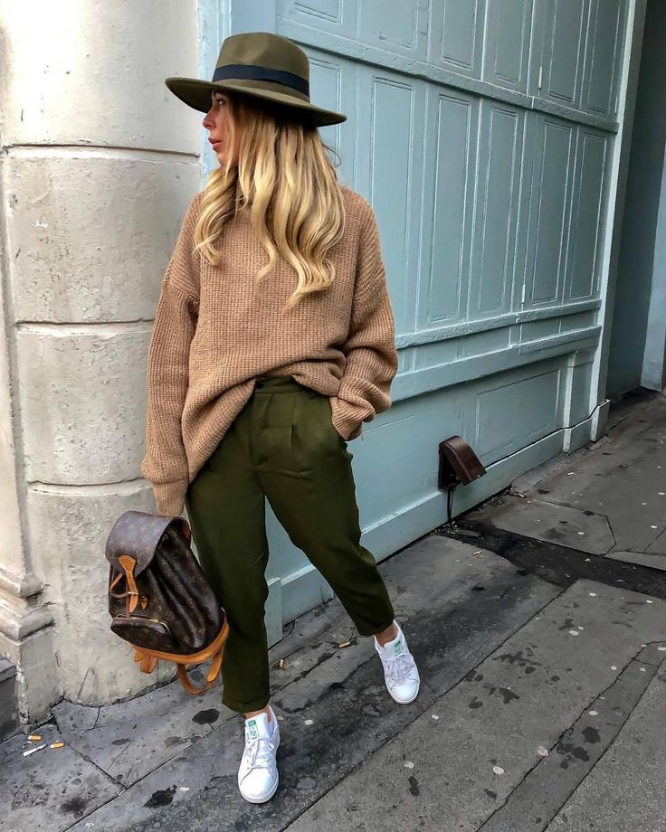 What to wear with olive green pants female