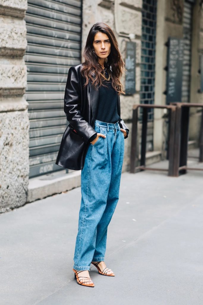 How to Wear Pleated Jeans with leather blazer