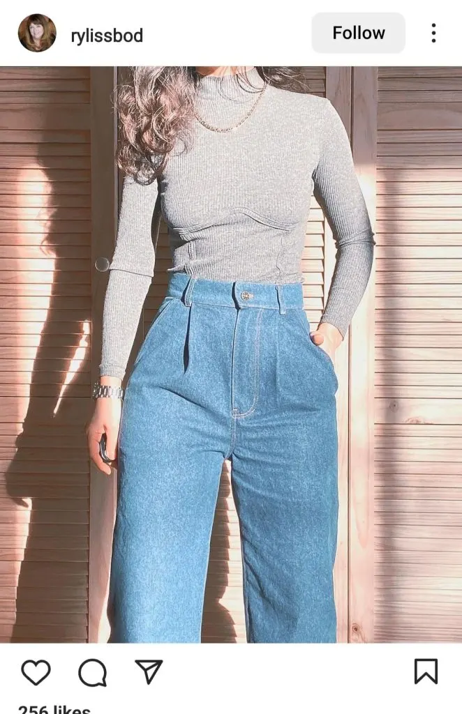 How to Wear Pleated Jeans with tight turtleneck