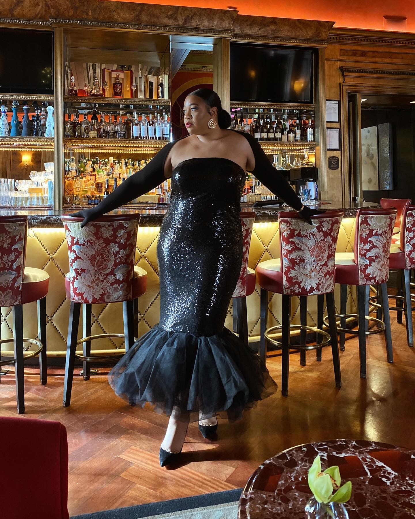 Plus size black sequin Christmas party dress with long black gloves