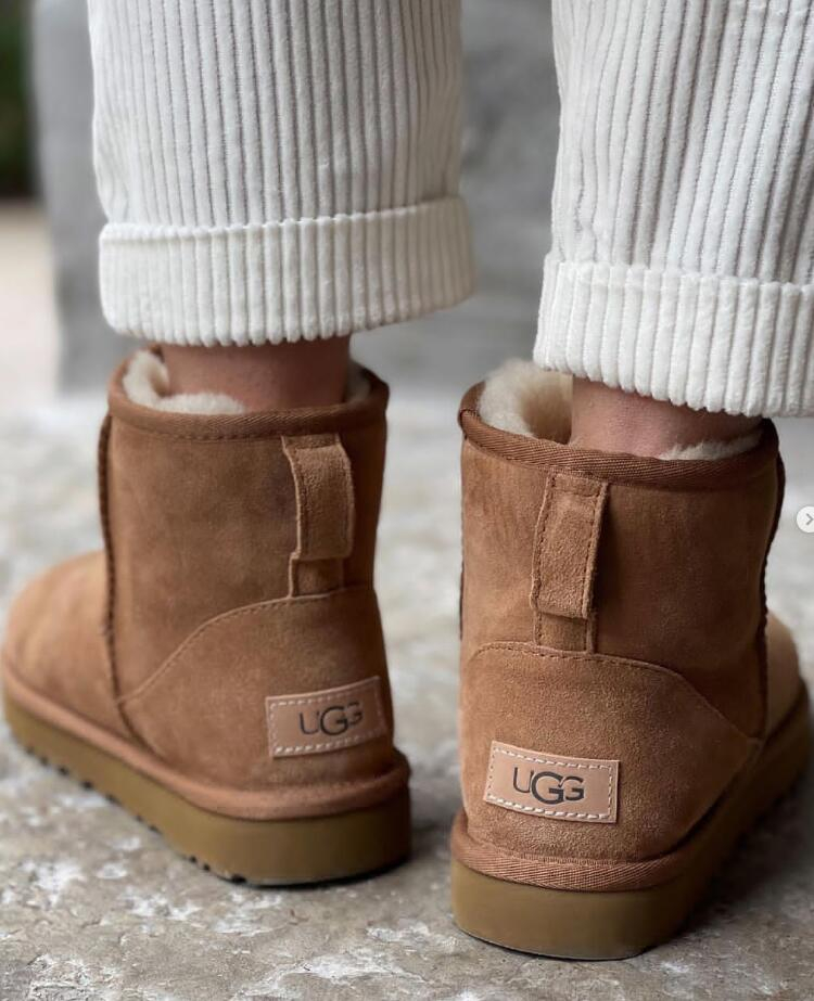 Shoes you should avoid wearing with linen pants