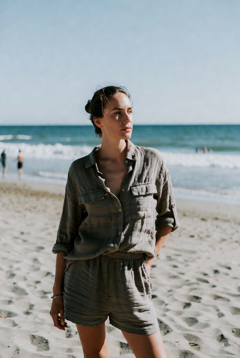 early spring beach outfits