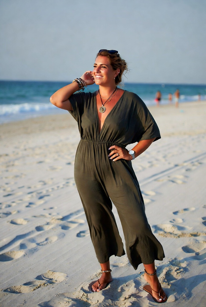 early spring beach outfits