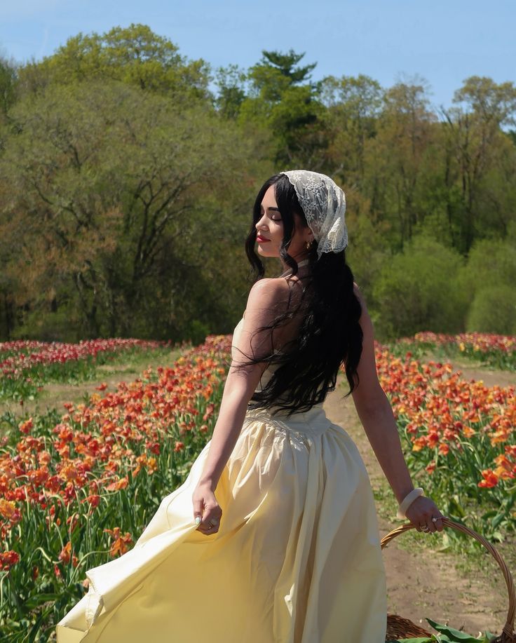 tulip picking outfit