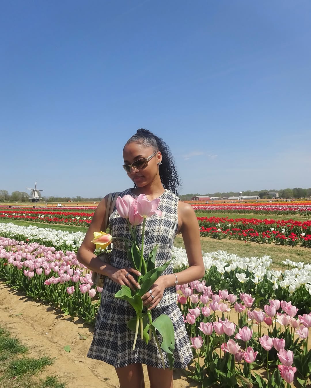 tulip picking outfit
