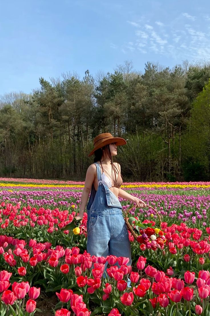 tulip picking outfit