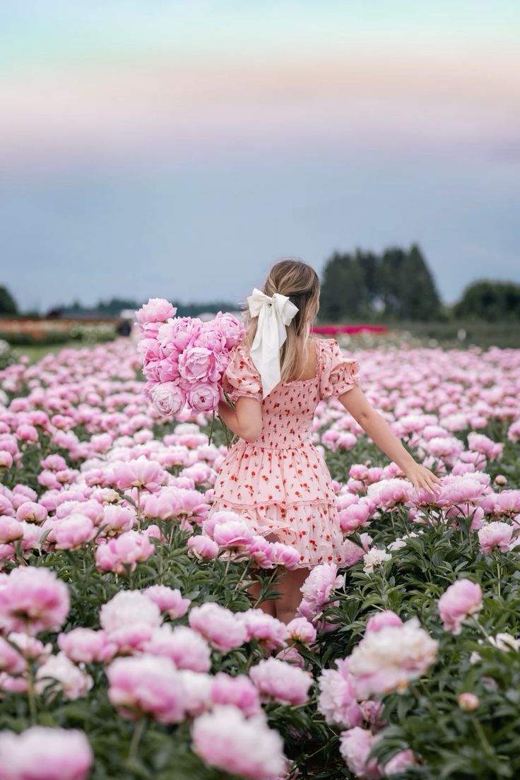 tulip picking outfit