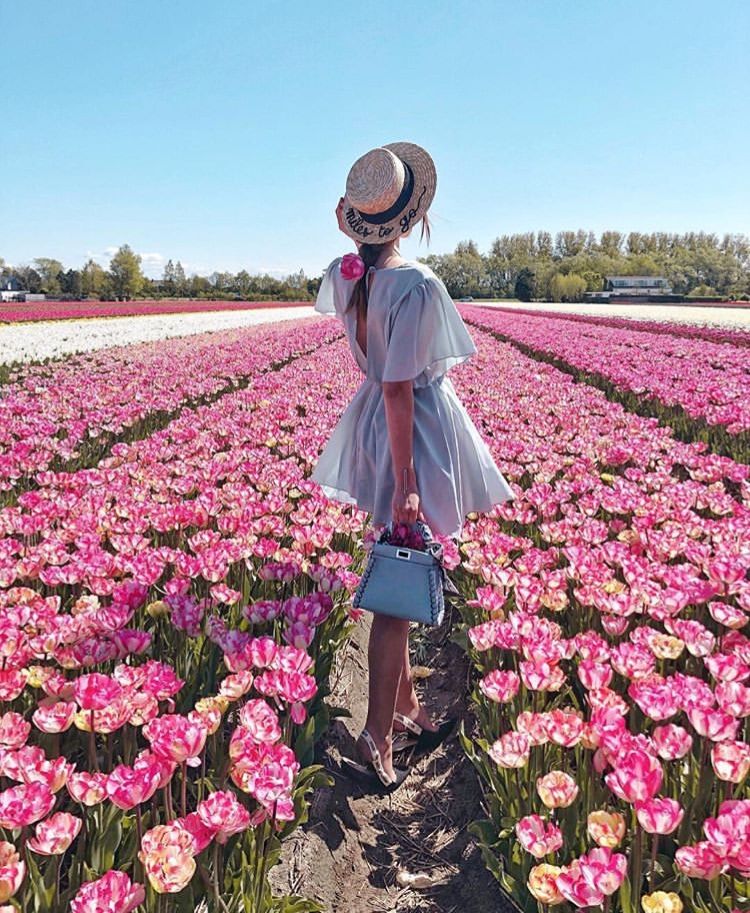 tulip picking outfit