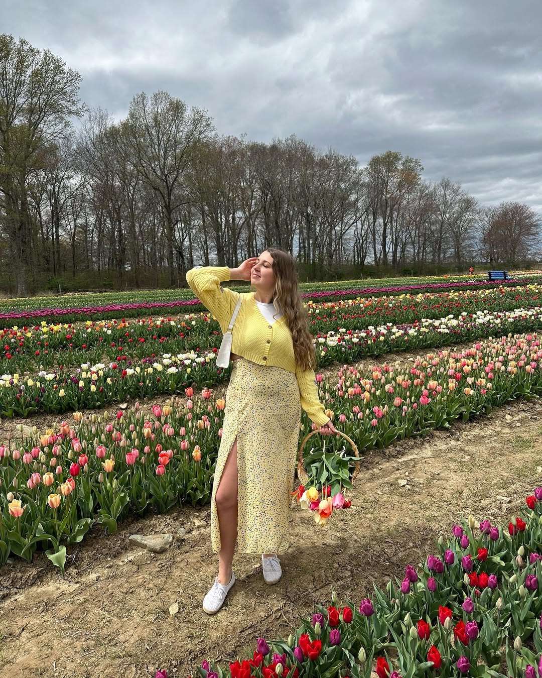 tulip picking outfit