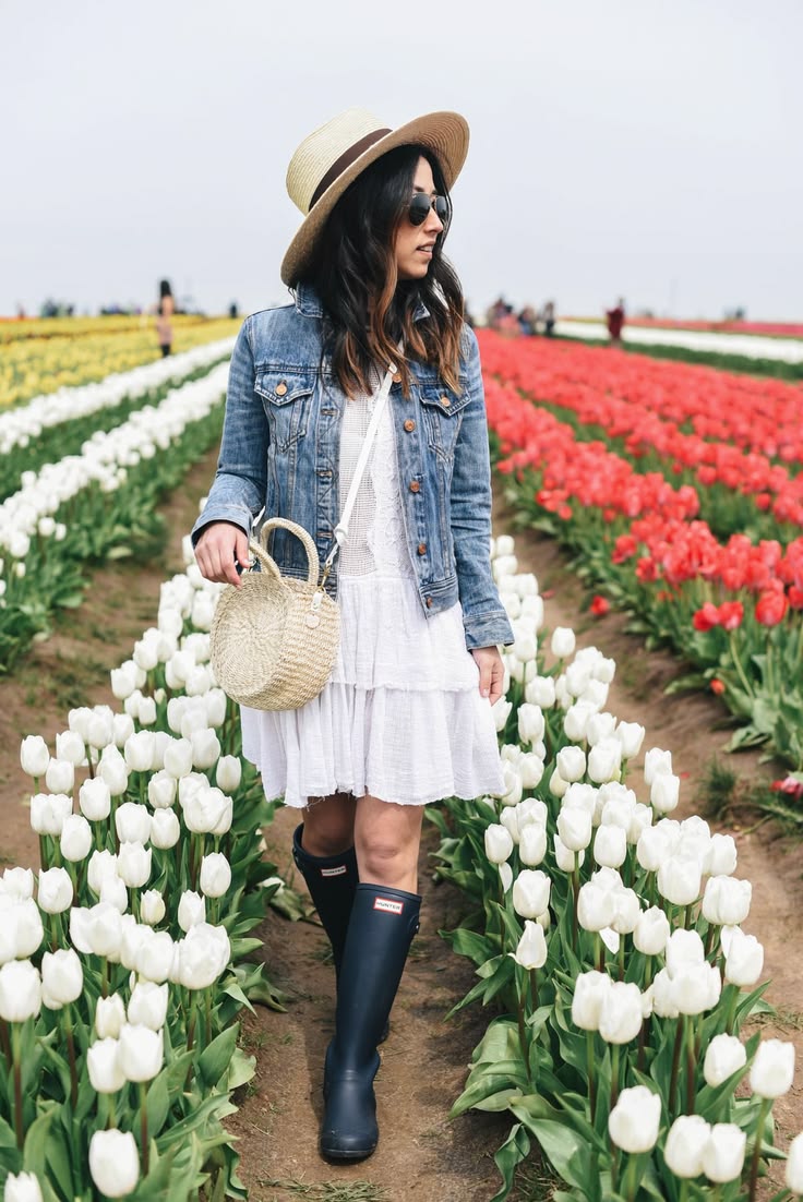 tulip picking outfit